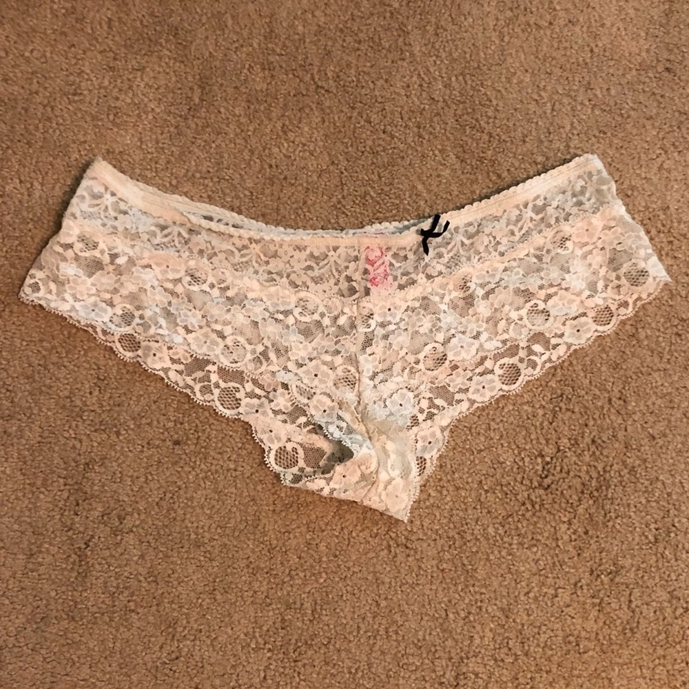 Presh little panties 🍯 🌚 style